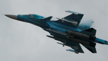 Lo último en Ucrania: Avión de combate ruso bombardea su propia ciudad por accidente, hiriendo a 3