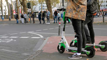 Los conductores borrachos de e-scooters causan 5 veces más accidentes en Alemania que en 2020
