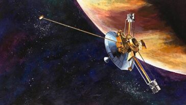 En 2002, la NASA envió una transmisión de ondas de radio a la sonda Pioneer 12 en un protocolo de rutina para enviar datos y garantizar que se establezca la comunicación.  Esta señal también llegó a una estrella a unos 27 años luz de nuestro planeta a medida que la transmisión se extiende cuando entran en contacto con un objeto.
