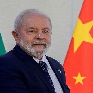 Lula aboga desde China por la desdolarización del comercio mundial