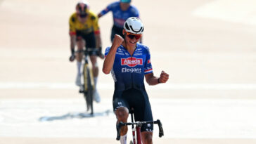 Mathieu van der Poel solos a la victoria en París-Roubaix