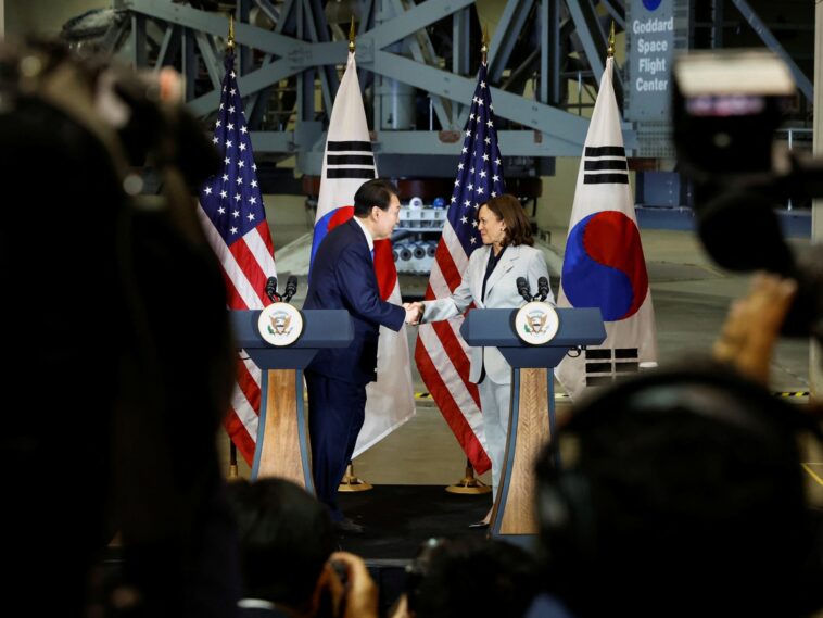 Presidente de Corea del Sur abre gira por Estados Unidos con visita al centro espacial de la NASA