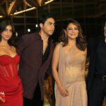 Tiger interviene en Pathaan: Salman Khan posa con Gauri, Aryan, Suhana en el evento de Ambani