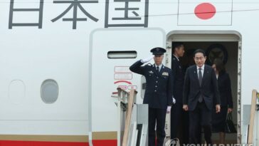 (LEAD) Japanese PM arrives in S. Korea for summit with Yoon