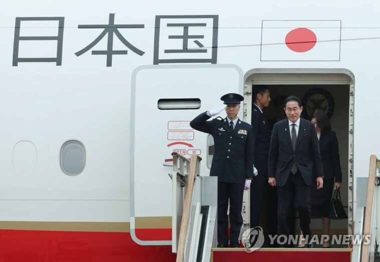 (LEAD) Japanese PM arrives in S. Korea for summit with Yoon