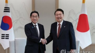 (LEAD) Yoon heads to Japan for G-7 summit, meetings with Biden, Kishida