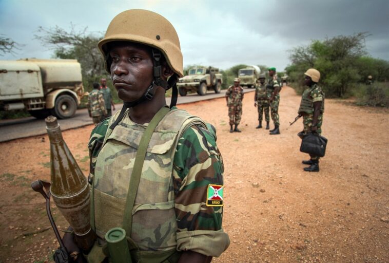 Al menos 17 muertos en el enfrentamiento entre el ejército somalí y al-Shabab, dice un testigo