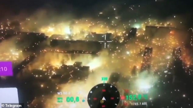Imágenes apocalípticas de drones publicadas por el Ministerio de Defensa de Ucrania mostraron la ciudad asediada en llamas en un infierno de fuego.
