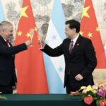 Cómo China utiliza la 'corrupción geoestratégica' para ejercer su influencia en América Latina