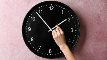 Investigadores canadienses preguntaron a más de 30.000 personas de 45 a 85 años sobre sus hábitos de sueño durante los períodos en que cambiaban los relojes.