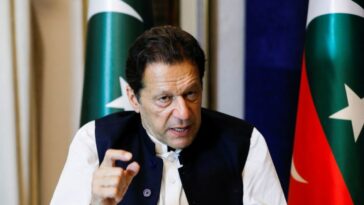 El ex primer ministro de Pakistán Imran Khan arrestado durante su comparecencia ante el tribunal