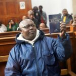 El fugitivo del genocidio de Ruanda Fulgence Kayishema comparece ante el tribunal