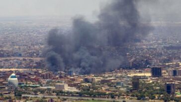El gobernador de la región de Darfur en Sudán, devastada por la guerra, hace un llamado a las armas