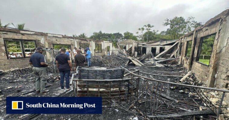 El incendio del dormitorio de la escuela de Guyana que mató a 19 personas puede haber sido provocado 'maliciosamente'