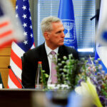 El presidente de la Cámara de Representantes de los Estados Unidos dice que Biden debería invitar a Netanyahu a la Casa Blanca