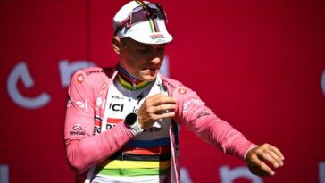 Evenepoel arrasa en la contrarreloj inaugural del Giro de Italia