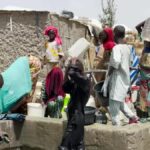 Grupos de derechos humanos critican el intento de Nigeria de reubicar a los afectados por el conflicto