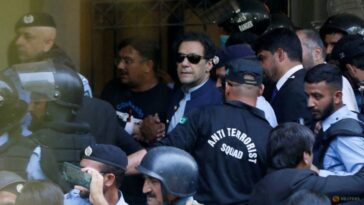 Imran Khan, ex primer ministro de Pakistán, interrogado por cargos de corrupción