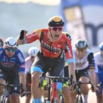 Jonathan Milan acelera hacia el triunfo de la segunda etapa del Giro de Italia