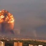 La ciudad ucraniana de Khmelnytskyi fue sacudida por una gran explosión después de que Rusia envió 21 drones a un silo del ejército causando una enorme bola de fuego que hirió a decenas.