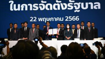 La coalición del partido Move Forward de Tailandia firma un memorando de entendimiento después de la victoria electoral