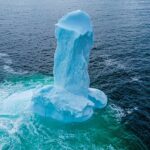 El fotógrafo Ken Pretty, que vive en la ciudad de Dildo, Terranova, tomó una foto de este iceberg de forma fálica mientras flotaba frente a la costa este de la isla.