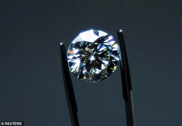 Los diamantes rusos serán prohibidos en el Reino Unido como parte de una nueva serie de sanciones contra el estado en guerra, surgió anoche (imagen de archivo)