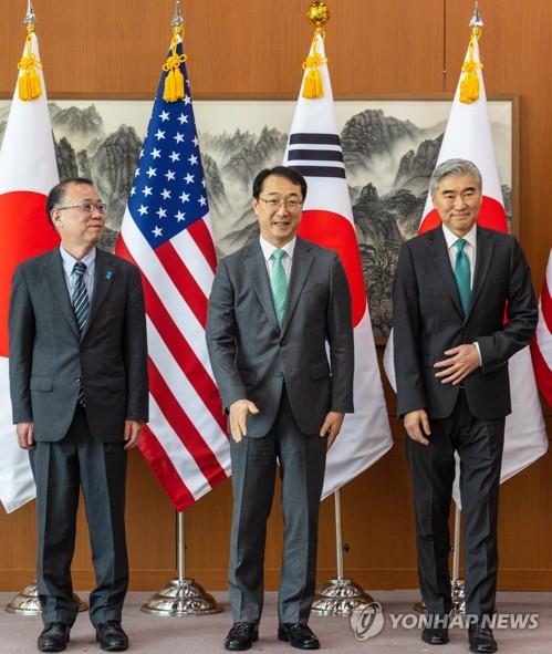 S. Korean, U.S., Japanese nuclear envoys warn of &apos;stern, unified&apos; response in case of N.K. &apos;satellite&apos; launch