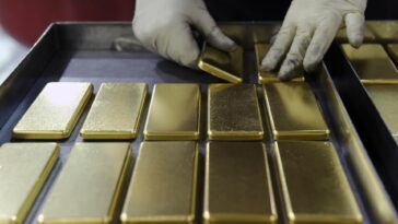 Los estadounidenses creen que el oro supera a las acciones como inversión a largo plazo.  Los asesores no están de acuerdo: 'Es más como una especulación'