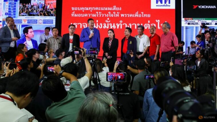 Oposición tailandesa aplasta a partidos militares en victoria electoral