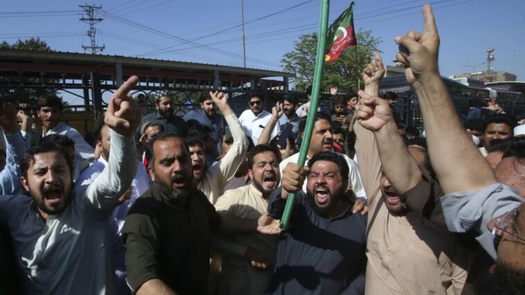 Pakistán toma medidas enérgicas contra los partidarios de Imran Khan después de la violencia