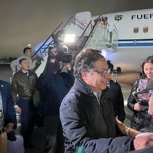 Presidente colombiano llega a EEUU para reunirse con Biden