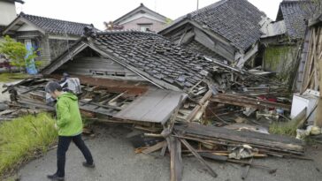 Réplicas sacuden Japón tras sismo que mata a una persona y destruye casas