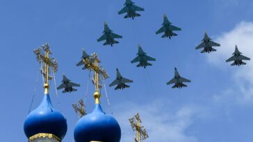Las defensas aéreas de Rusia derribaron cinco de sus propios aviones
