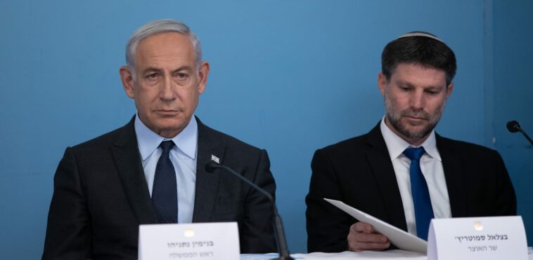 Benjamin Netanyahu and Bezalel Smotrrich credit: Alex Kolomysky Yediot Ahronot