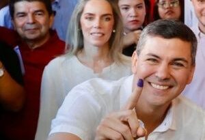 Santiago Peña gana elecciones generales en Paraguay