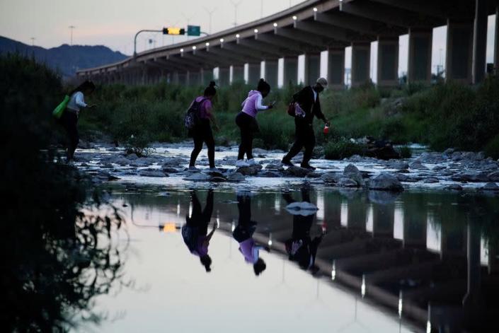 Se aplicarán políticas de inmigración más estrictas en la frontera entre Estados Unidos y México