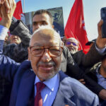 Túnez condena al líder opositor Ghannouchi a un año de prisión