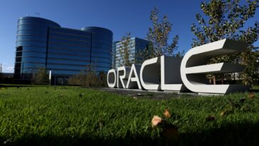 Acciones que realizan los mayores movimientos previos a la comercialización: Oracle, Urban Outfitters, Apple y más