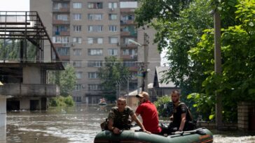 30 asentamientos inundados tras la destrucción de la represa Kakhovka;  Se espera que 10.000 hectáreas de tierras de cultivo queden sumergidas
