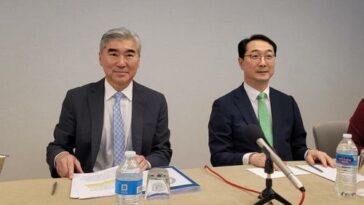 (LEAD) S. Korea, U.S. agree to additional efforts to cut off funds to N. Korea&apos;s weapons programs: nuclear envoy