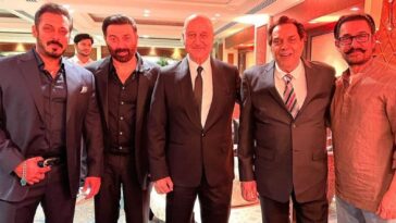 Aamir Khan, Salman Khan, Dharmendra, Sunny posan con Anupam Kher en Karan Deol bash: 'Actores de la era anterior a los teléfonos móviles'