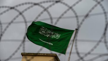 Arabia Saudí ejecuta a tres por el asesinato de un oficial
