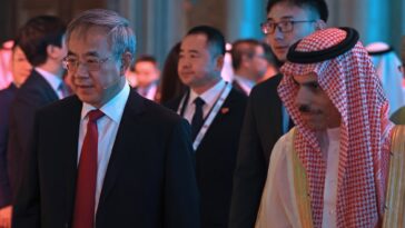 Arabia Saudita firma un acuerdo EV de $ 5.6 mil millones mientras observa lazos más estrechos con China