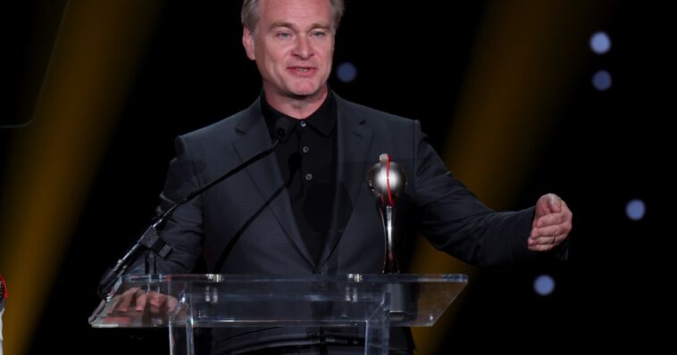 Christopher Nolan recibe un cheque de 7 cifras de WB ya que el estudio quiere al director de vuelta