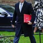 El parlamentario Nigel Adams, un aliado de Boris Johnson, ha anunciado que se retirará con