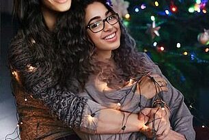 Rosanna con Eren en Navidad