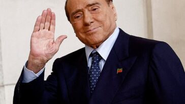 El ex primer ministro italiano Silvio Berlusconi fue ingresado en el hospital San Raffaele de Milán, dijeron hoy cuatro fuentes a Reuters.