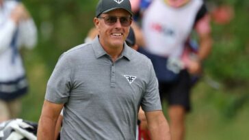 El golf 'optimista' de Phil Mickelson avanza en la dirección correcta