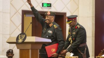 El jefe del ejército de Sudán dice que respalda cualquier solución para poner fin al conflicto
